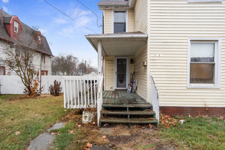 Property Photo: 1012 Lansing Avenue MI 49202