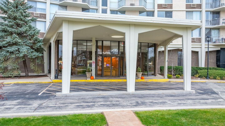 40 N Tower Road 4M  Oak Brook IL 60523 photo