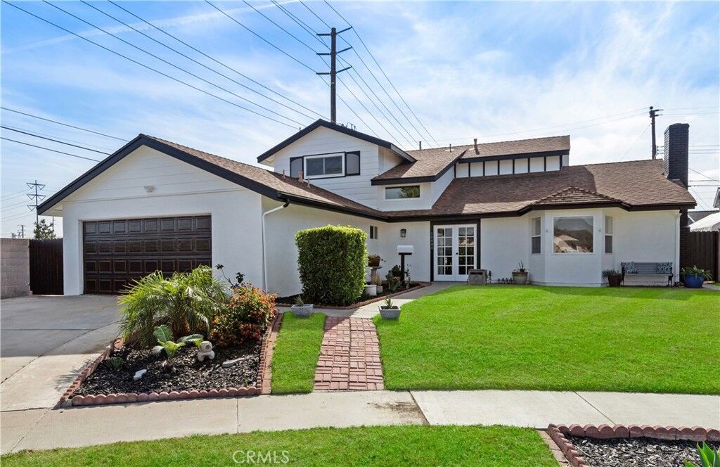 Property Photo:  10484 Teal Circle  CA 92708 