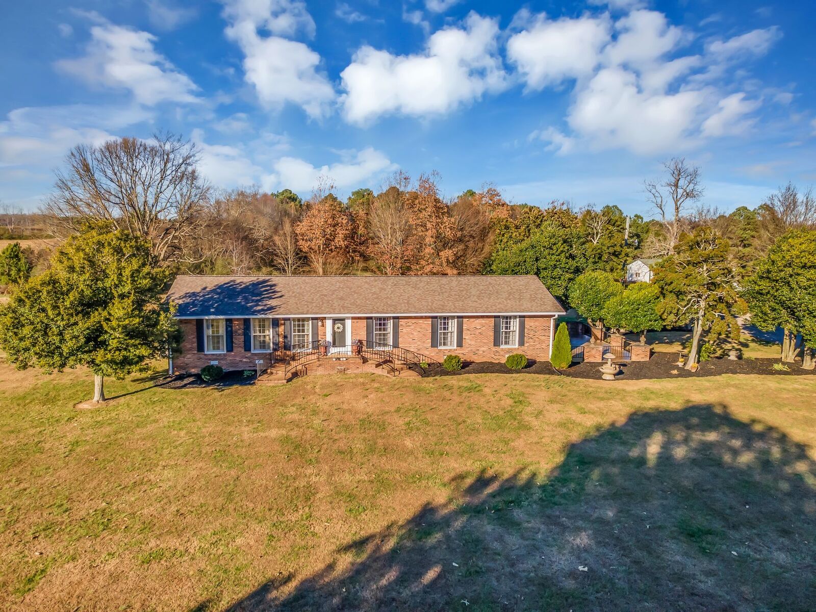 Property Photo:  104 Glendale Rd  TN 38469 