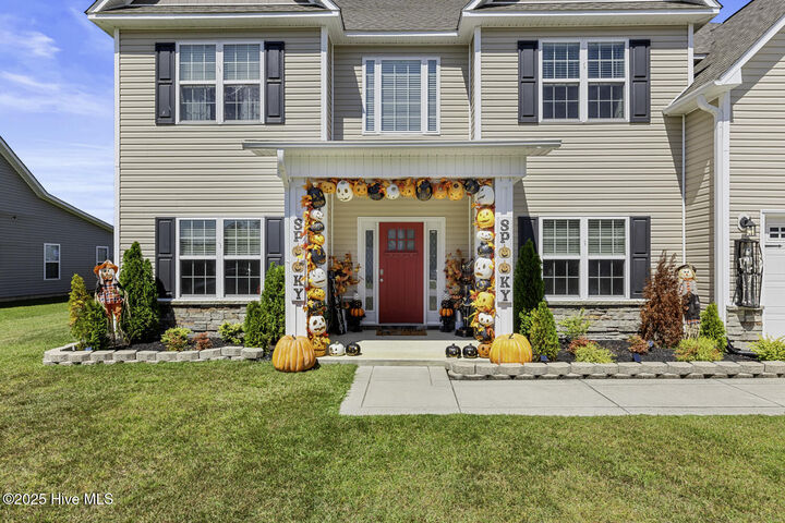 Property Photo:  304 Crossroads Store Drive  NC 28546 