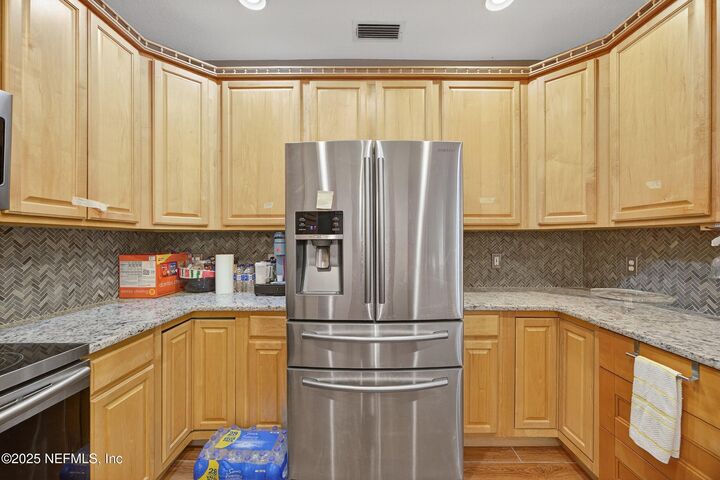 Property Photo: 11319 Simmons Road FL 32218