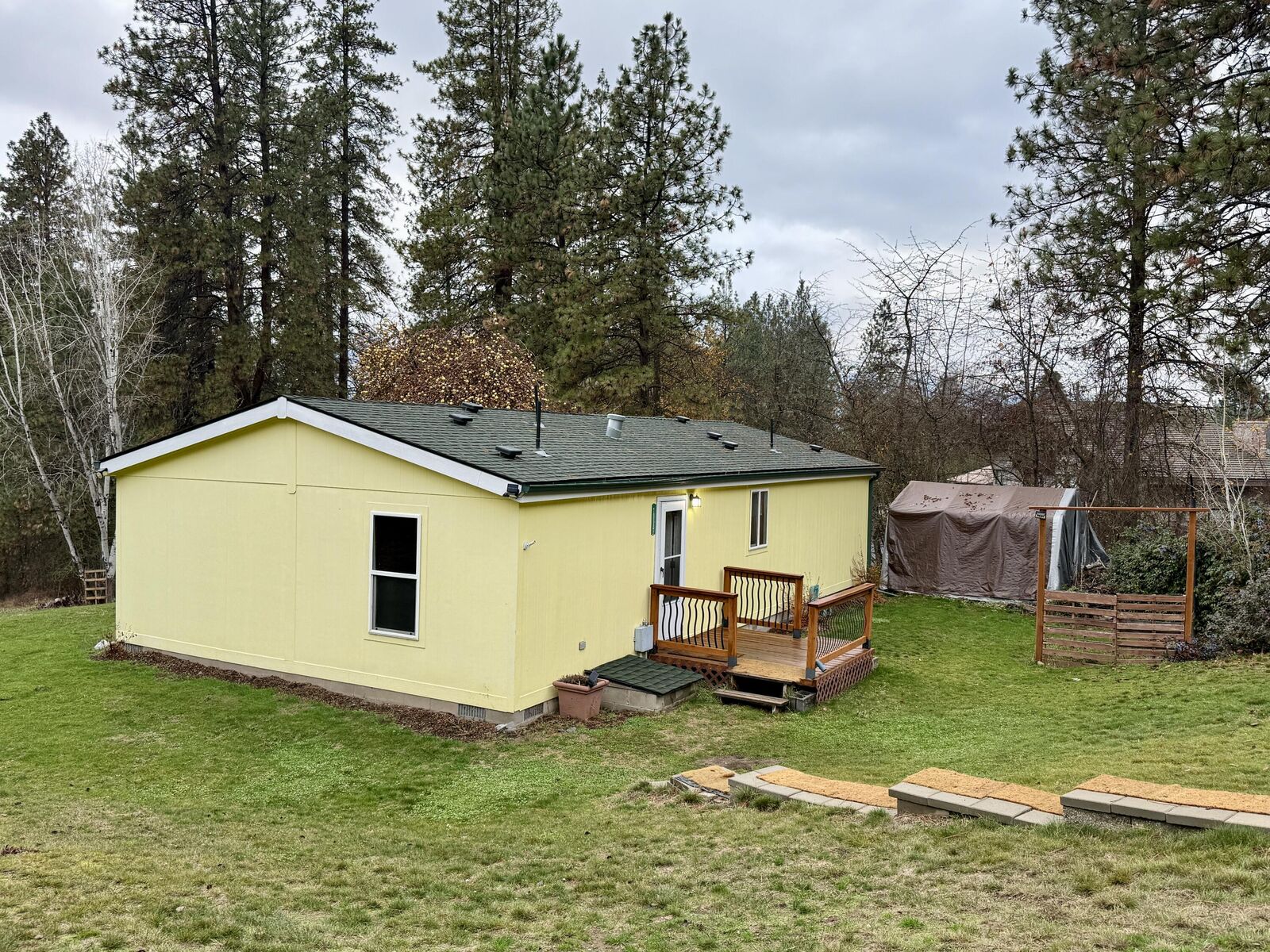 Property Photo: 1888 Orchard Dr N WA 99126