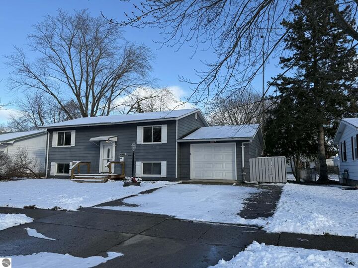 Property Photo:  1029 Taylor Street  MI 48858 