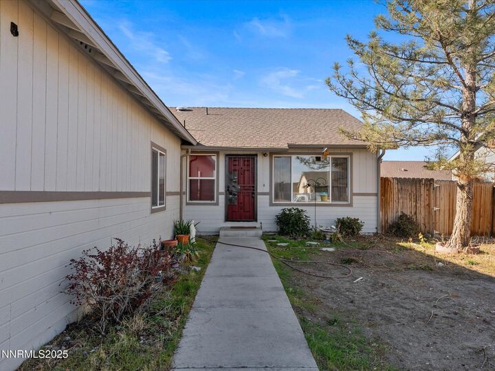 Property Photo: 911 Jessica Lane NV 89408