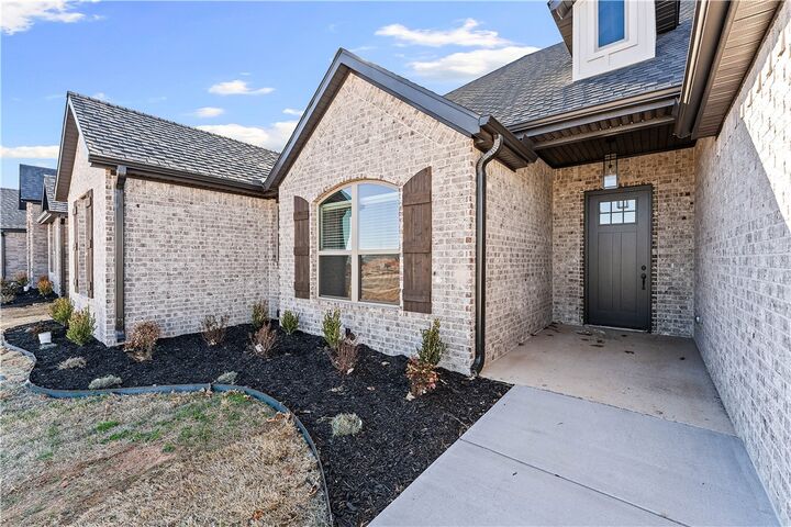 Property Photo:  601 Steep Hill Lane  AR 72718 