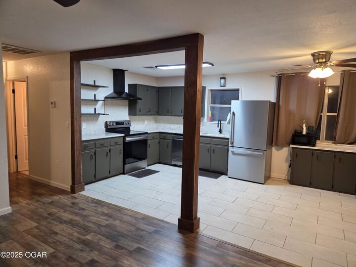 Property Photo: 1803 S Garland Douglas Drive MO 64850