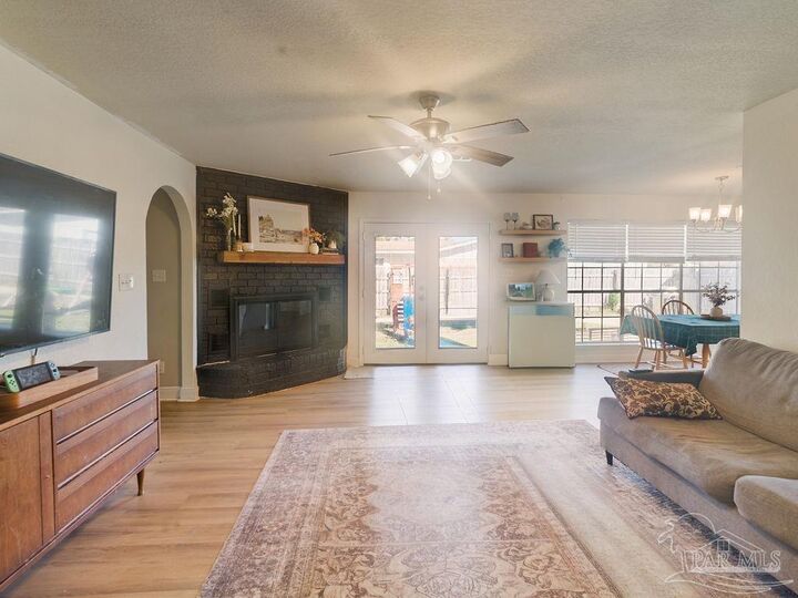 Property Photo: 2157 Packwood Dr FL 32533