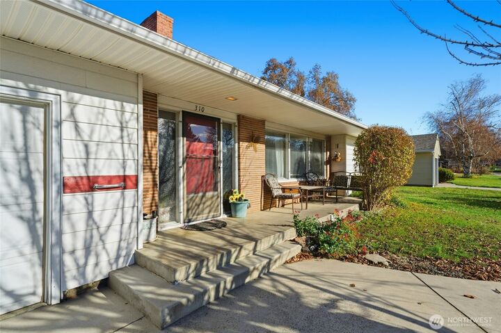 Property Photo:  310 W 5th Street  WA 99361 