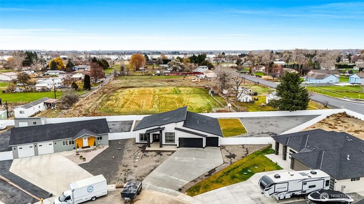 Property Photo: 6443 Rd 2.05 NE WA 98837