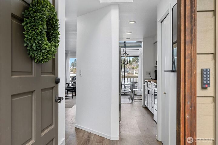 Property Photo:  610 E  Lake Stevens Road  WA 98258 