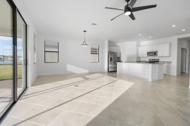 Property Photo:  14905 Palamos Circle  FL 33905 