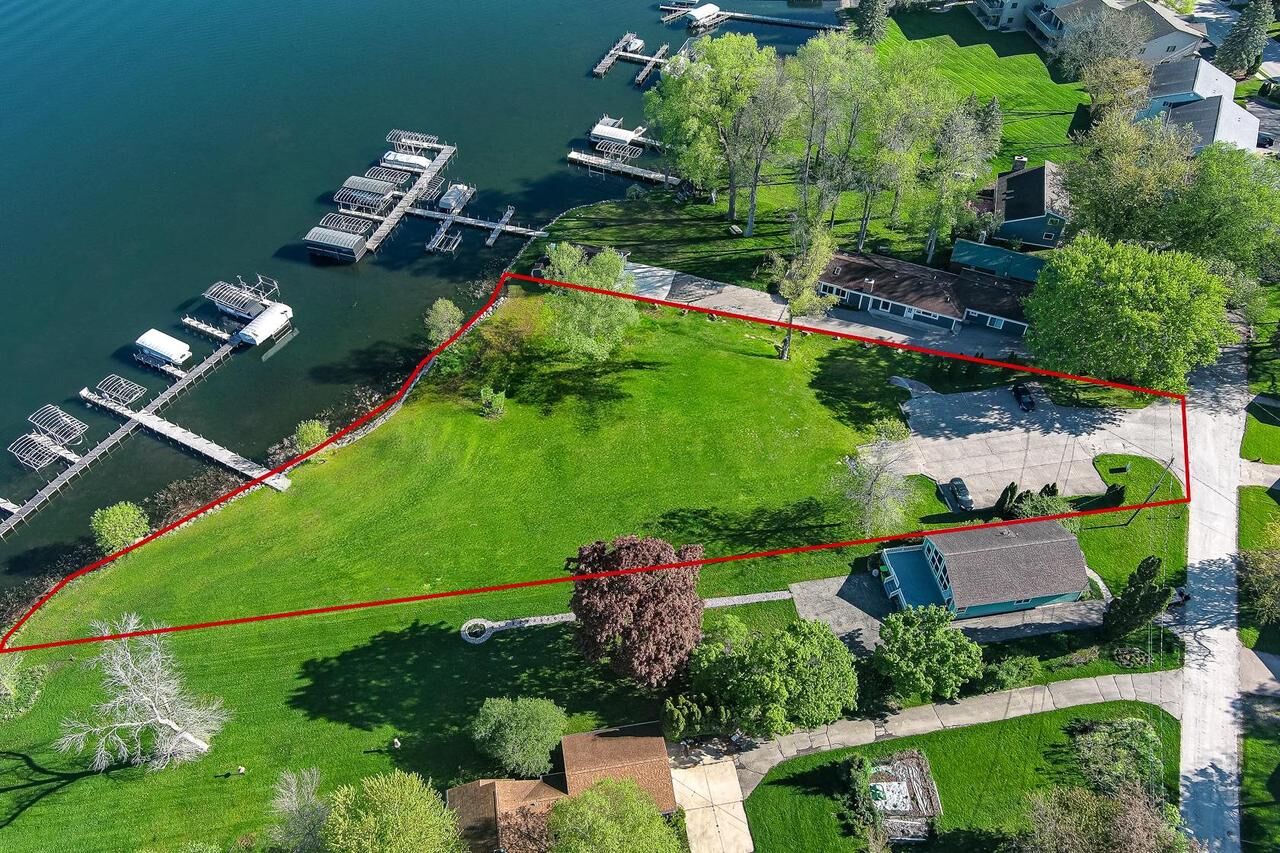 Property Photo:  413 Strauss Unit 14 Avenue  WI 54941 