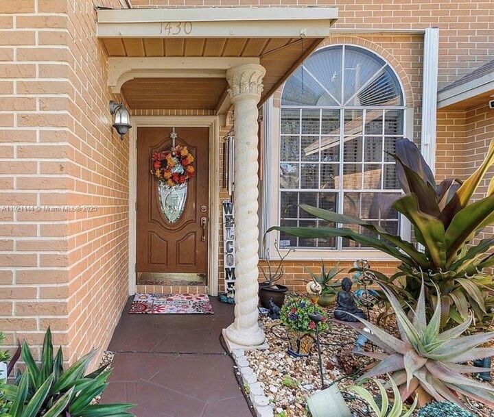 Property Photo:  1430 SW 85th Ter  FL 33025 