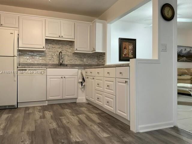 Property Photo: 4770 NW 21st St 208 FL 33313