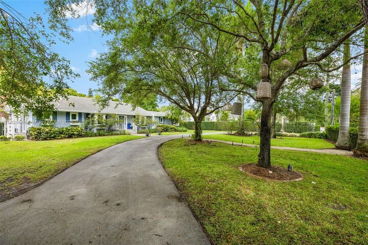 Property Photo: 7720 SW 79th Ct FL 33143