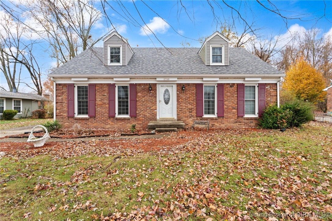 Property Photo:  1710 Creekside Drive  IN 47129 