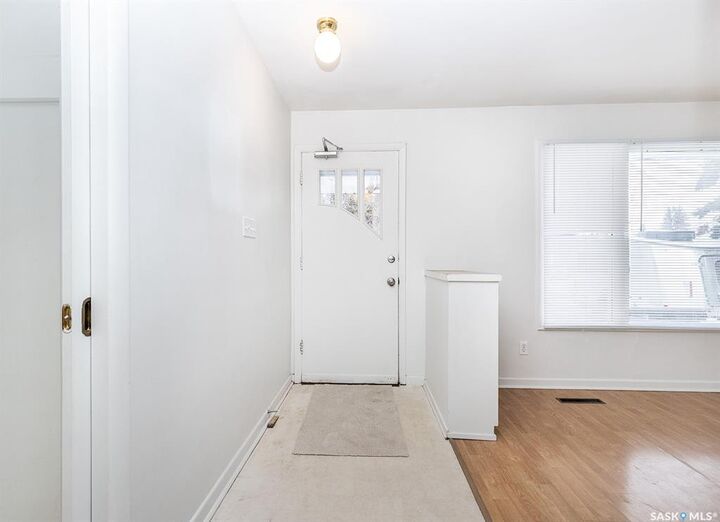 Property Photo:  1312 13th Street E  SK S7H 0C7 