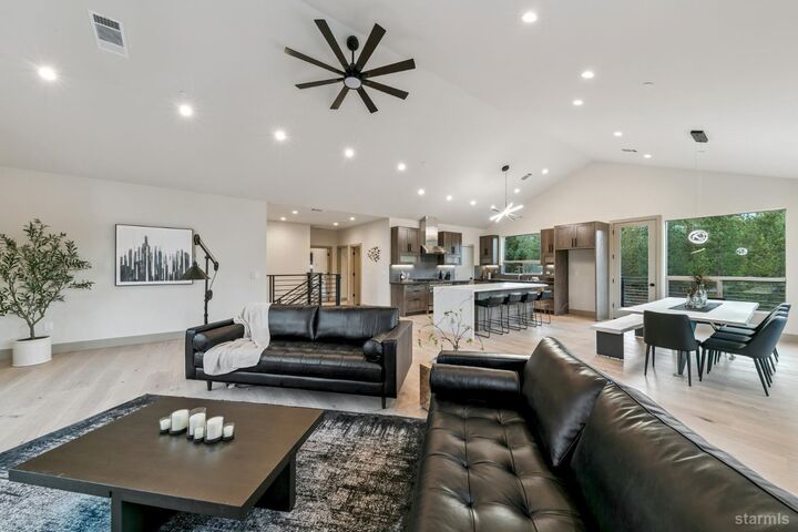 Property Photo:  1910 Bakersfield Street  CA 96150 