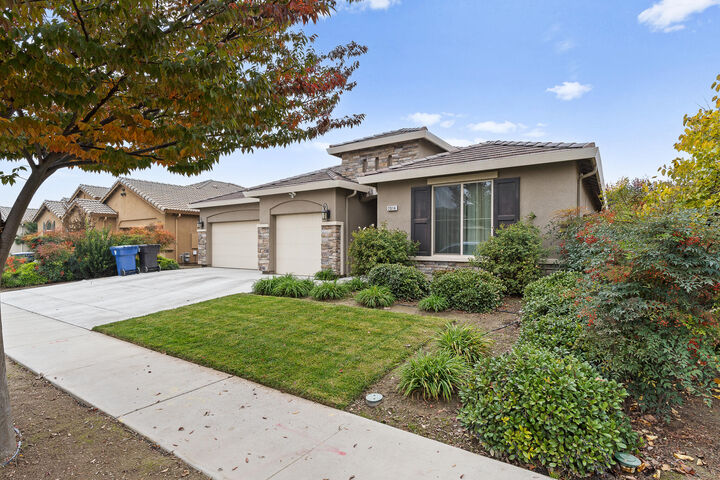 Property Photo: 2814 Harbor Island Avenue CA 93274