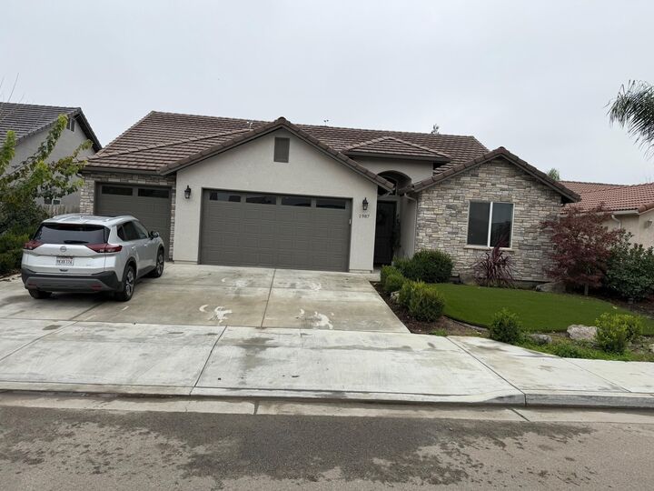 Property Photo: 1987 Cabrillo Avenue CA 93274