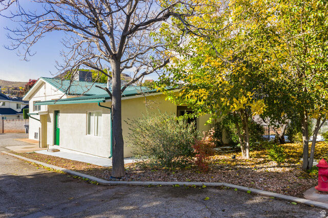 Property Photo: 461 Diagonal St UT 84770