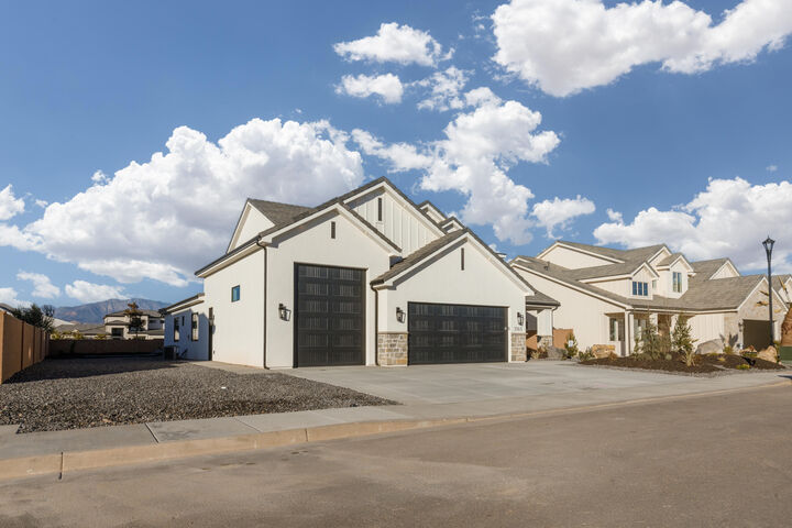 Property Photo: 3163 E 2170 S UT 84790