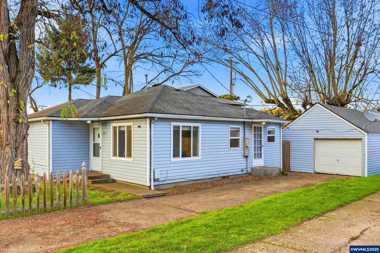 Property Photo:  4075 Earle Av NE  OR 97301 