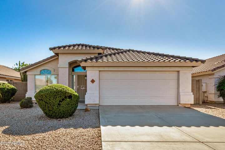 Property Photo: 747 W Douglas Avenue AZ 85233