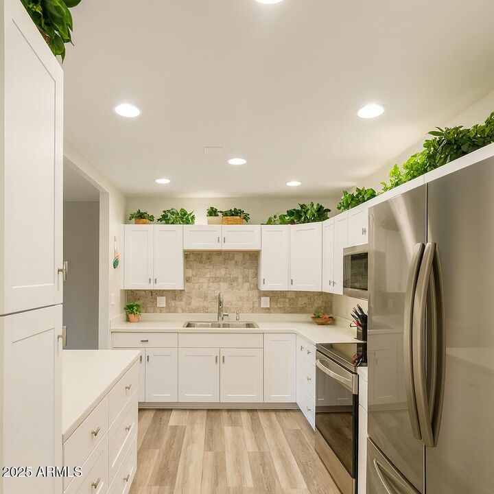 Property Photo:  425 S Parkcrest -- 322  AZ 85206 