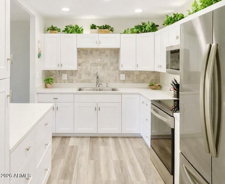 Property Photo:  425 S Parkcrest -- 322  AZ 85206 