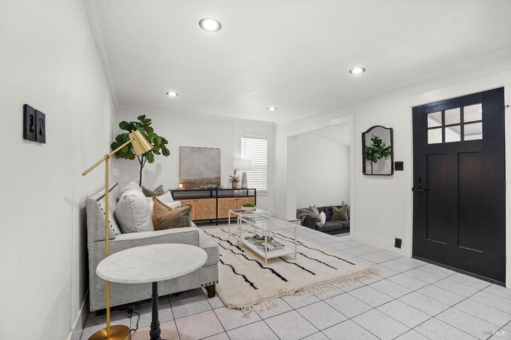 Property Photo:  370 Clara Street  CA 94603 