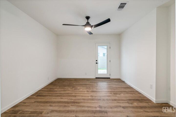 Property Photo:  2825 Arnold Street  CA 93305 