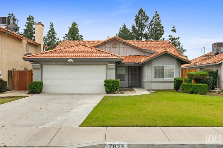 7625 Canyon Clover Drive  Bakersfield CA 93313 photo