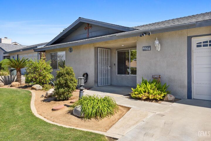 Property Photo: 4604 Marlow Court CA 93308
