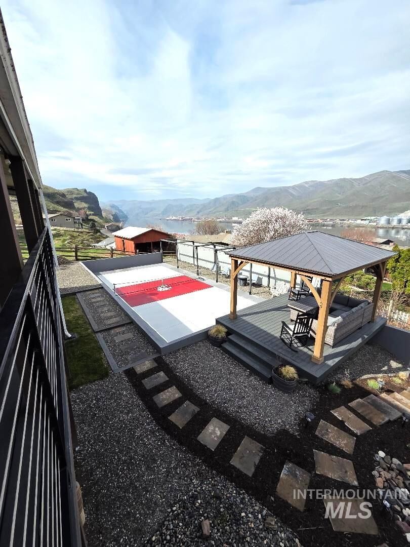 Property Photo: 940 Coulter Ln WA 99403