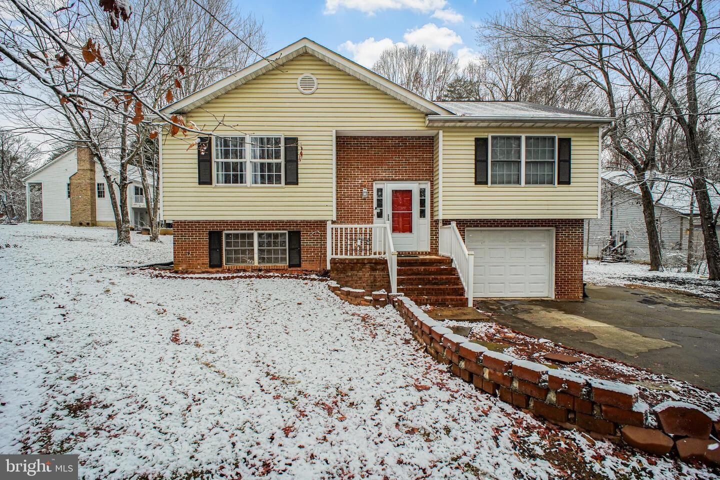 Property Photo: 12502 Warren Lane VA 22551