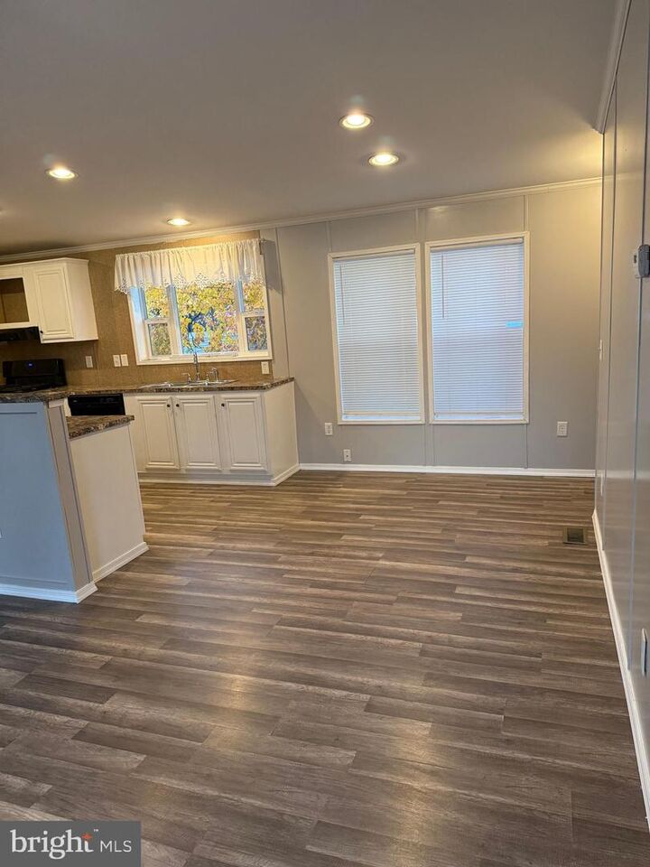 Property Photo:  45 Chesapeake Mobile Court  MD 21076 