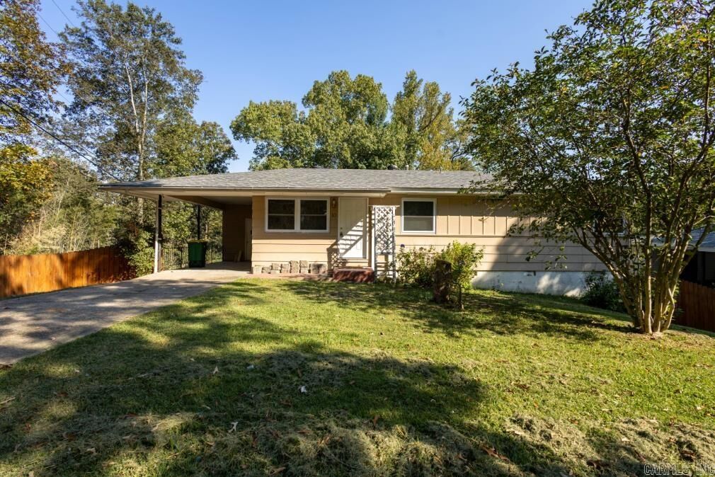 Property Photo: 10 Windsor Drive AR 72209