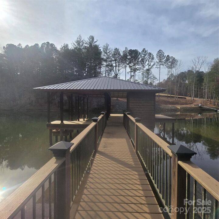 Property Photo: 1096 Lake Vista Drive NE NC 28690