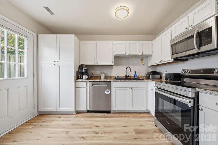 Property Photo:  5918 Crape Myrtle Lane  NC 28216 