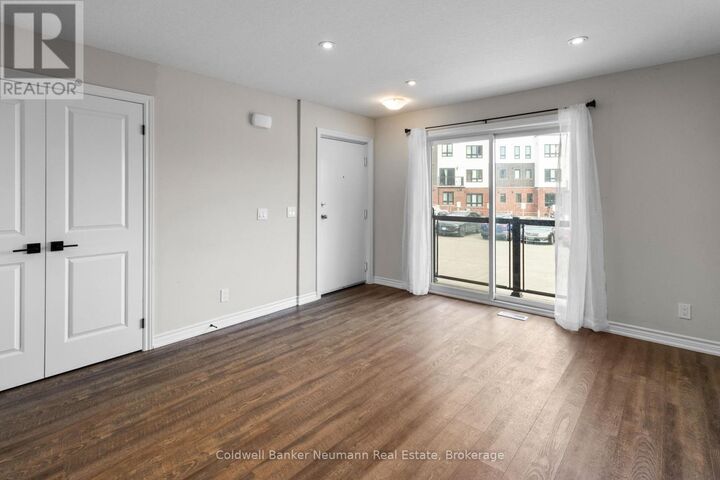 Property Photo: 235 Chapel Hill Drive 23 ON N2R 0S4