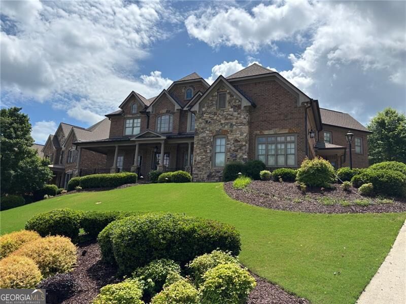 Property Photo: 1565 Bramble Bush Way GA 30024