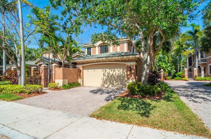 Property Photo:  2877 Kinsington Cir 2877  FL 33332 