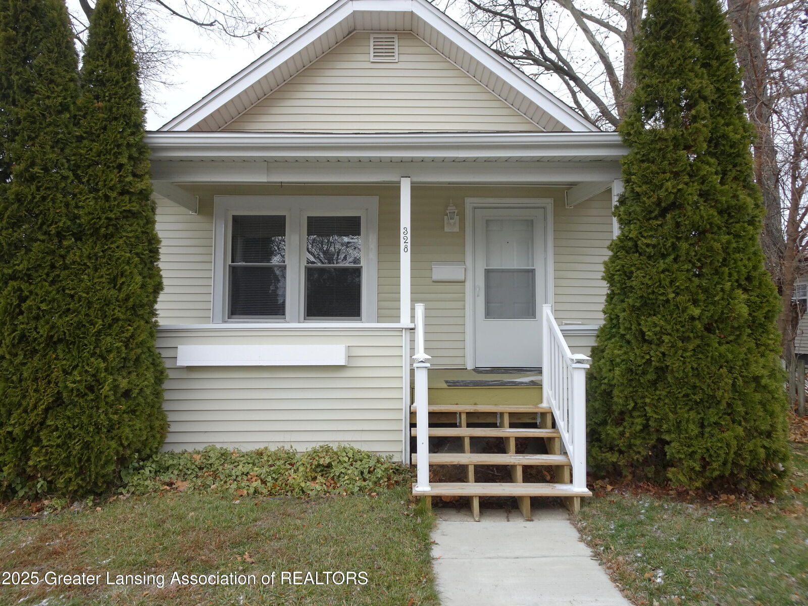 Property Photo:  328 W Greenlawn Avenue  MI 48910 
