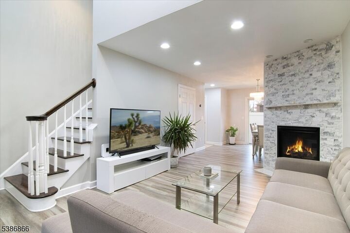 Property Photo:  471 N Midland Ave 10  NJ 07663 