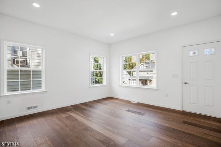 Property Photo:  197 Iva St  NJ 07065 