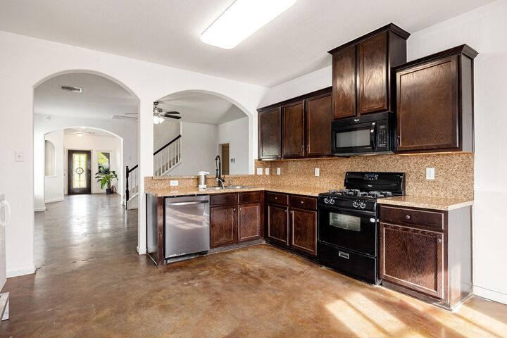 Property Photo: 7852 Galleon Field Lane TX 77433