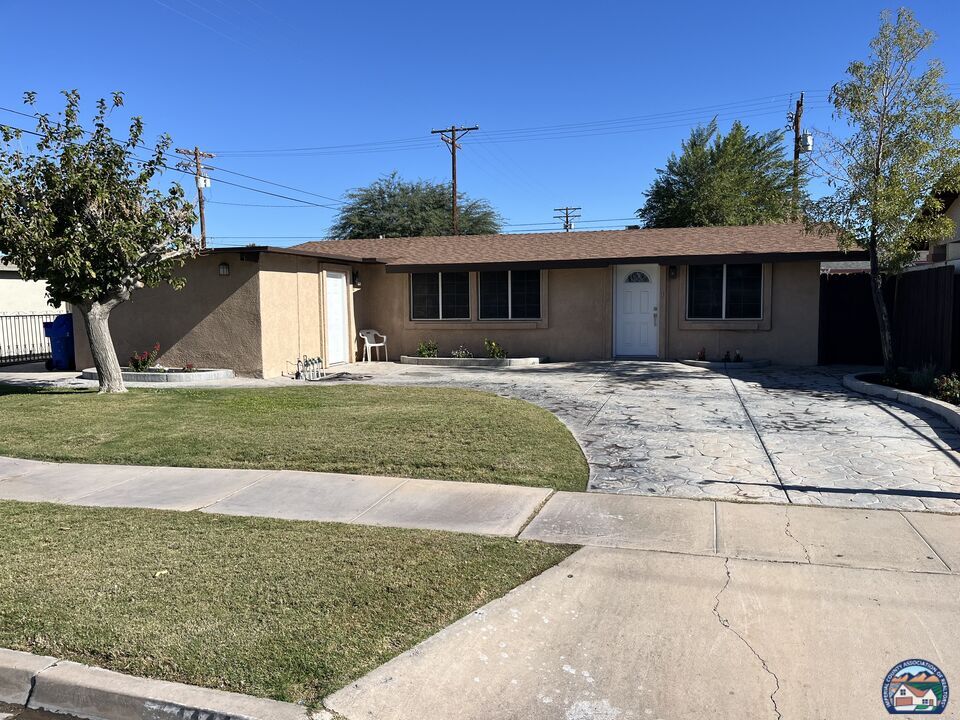 Property Photo: 1111 Cottonwood Dr CA 92243