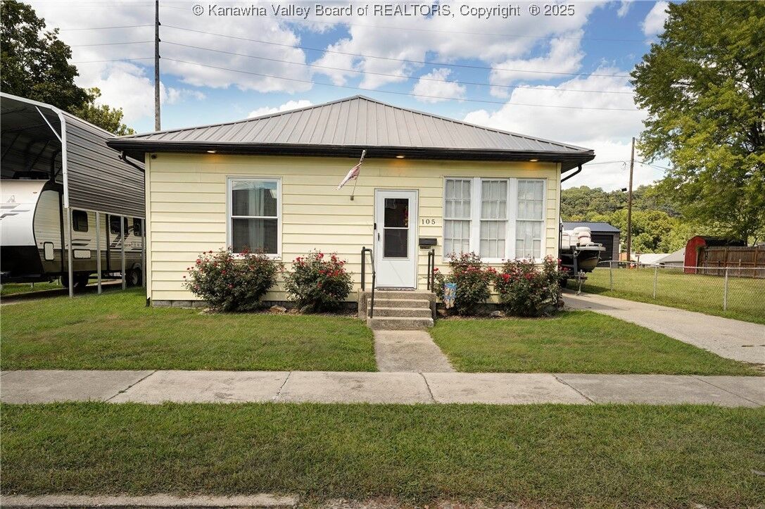 Property Photo: 105 9th Avenue WV 25303